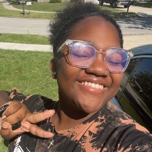 Meet your Posher, Candace